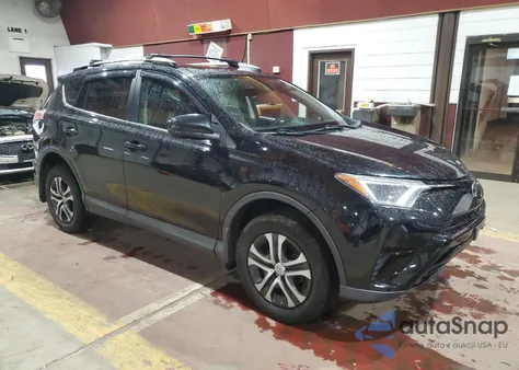 2017 Toyota Rav4 Le z USA, uszkodzony, nr VIN 2T3BFREVXHW553102
